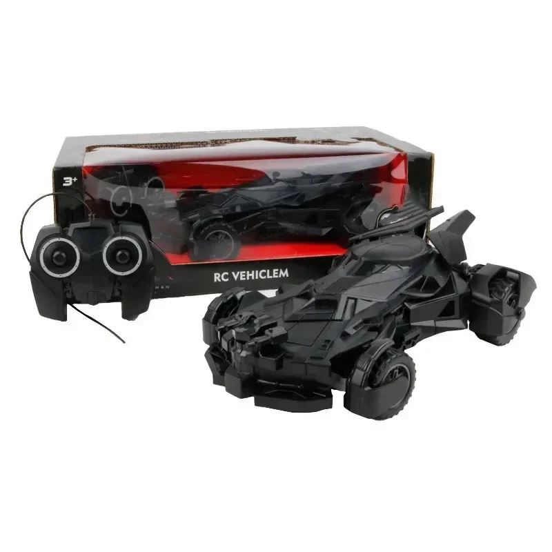 Outdoor Sports Accessories - 純正泰興2.4G四方向落下耐性バットチャリオット子供用ロボットリモコンモデルおもちゃスポーツカーギフトカーバットモービル