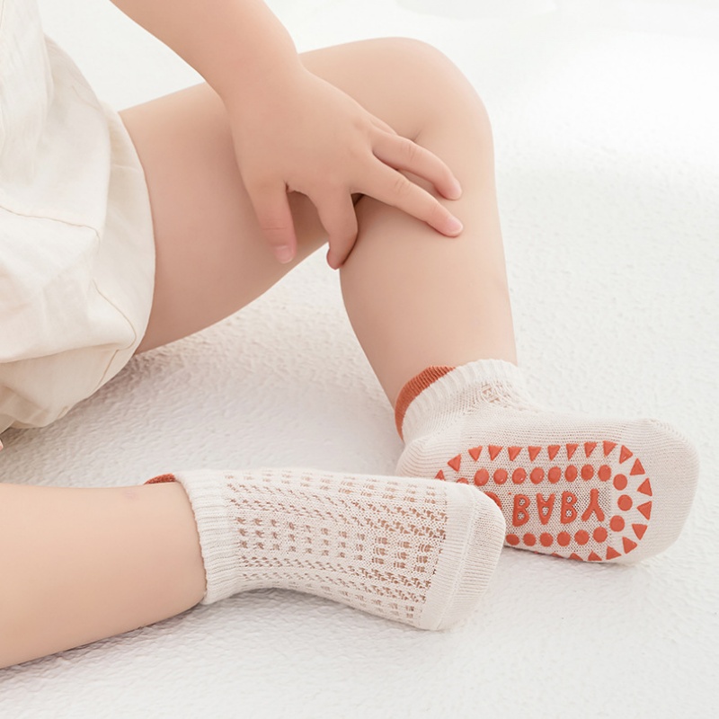 4 ペア薄型キッズベビーボートソックス幼児綿幼児ノンスリップ - Trampoline Park Sock のレビューと価格